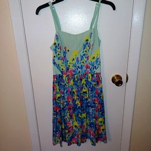 Junior's floral Red Camel dress Size sm